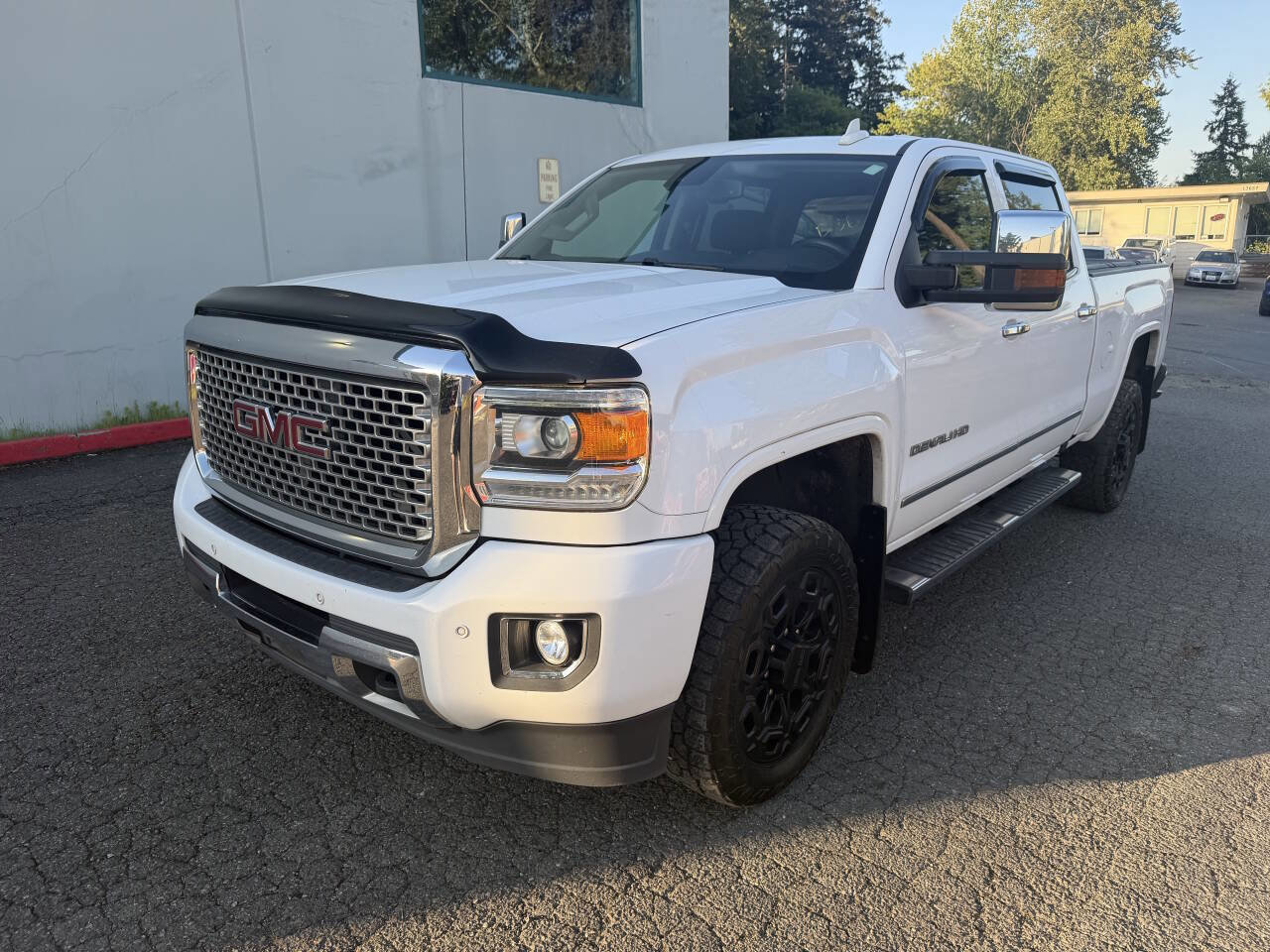 Used 2017 GMC Sierra 2500 Denali w/ Suspension Package, Off-Road AWD/4WD image 1