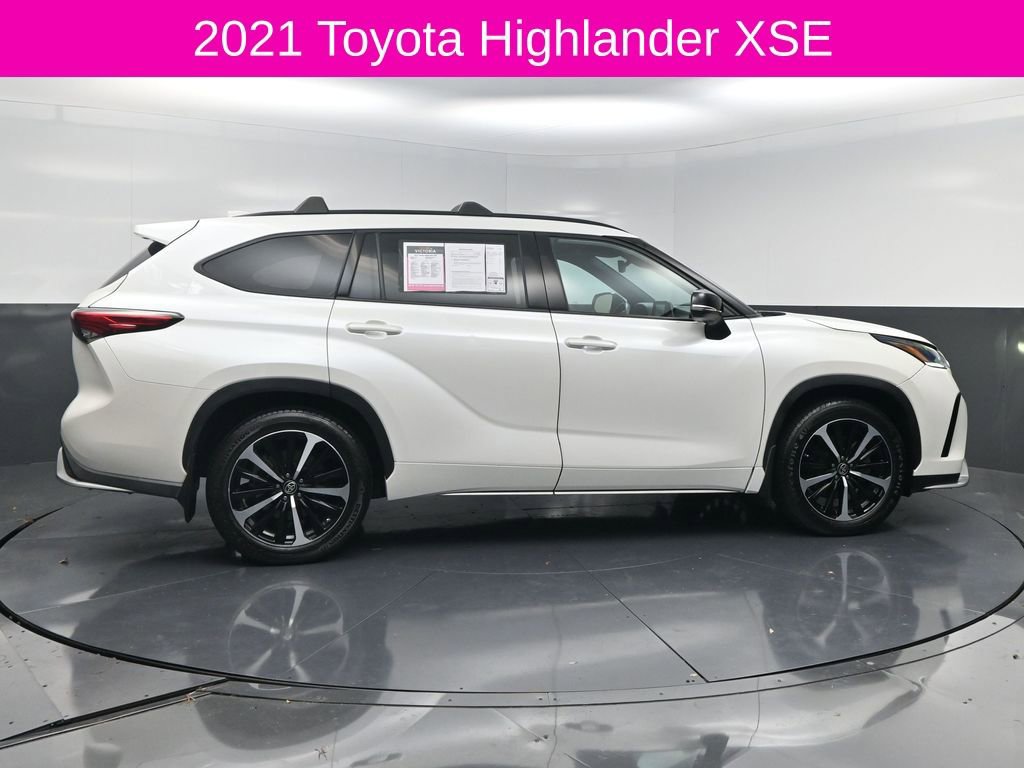 Used 2021 Toyota Highlander XSE image 4