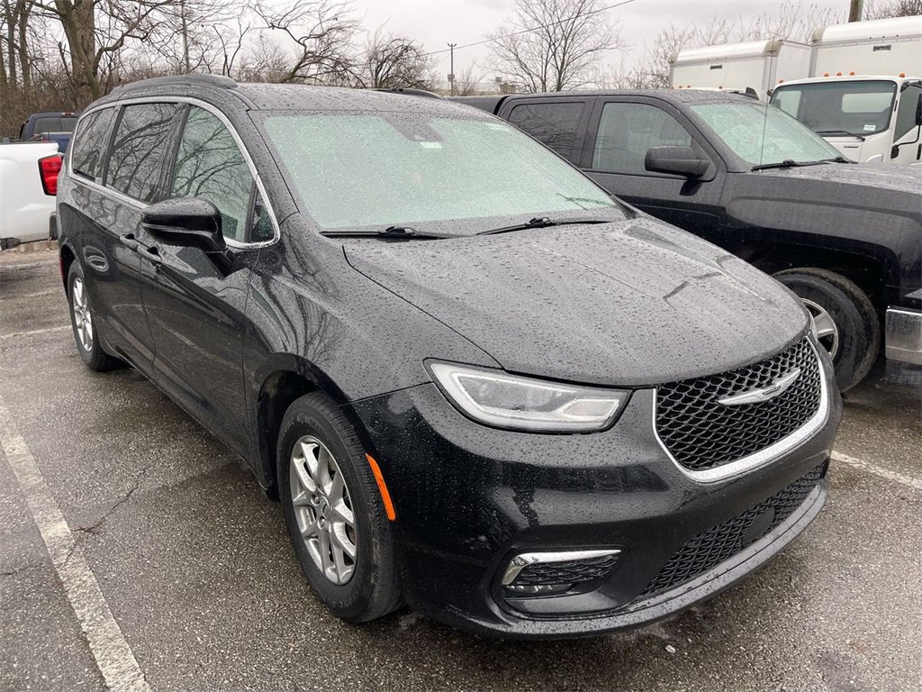 Used 2022 Chrysler Pacifica Touring image 12