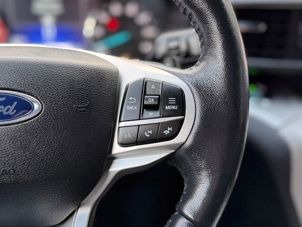 Used 2021 Ford Explorer XLT w/ Equipment Group 202A image 8