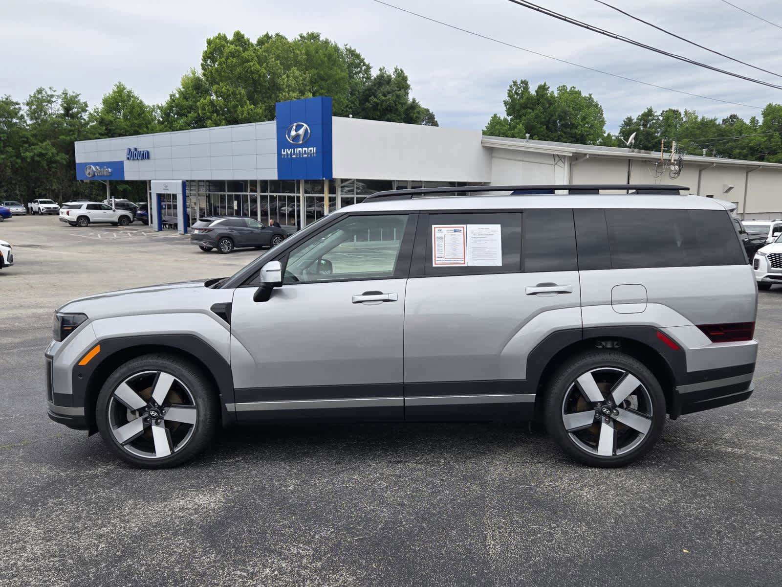 Used 2024 Hyundai Santa Fe Limited FWD image 9