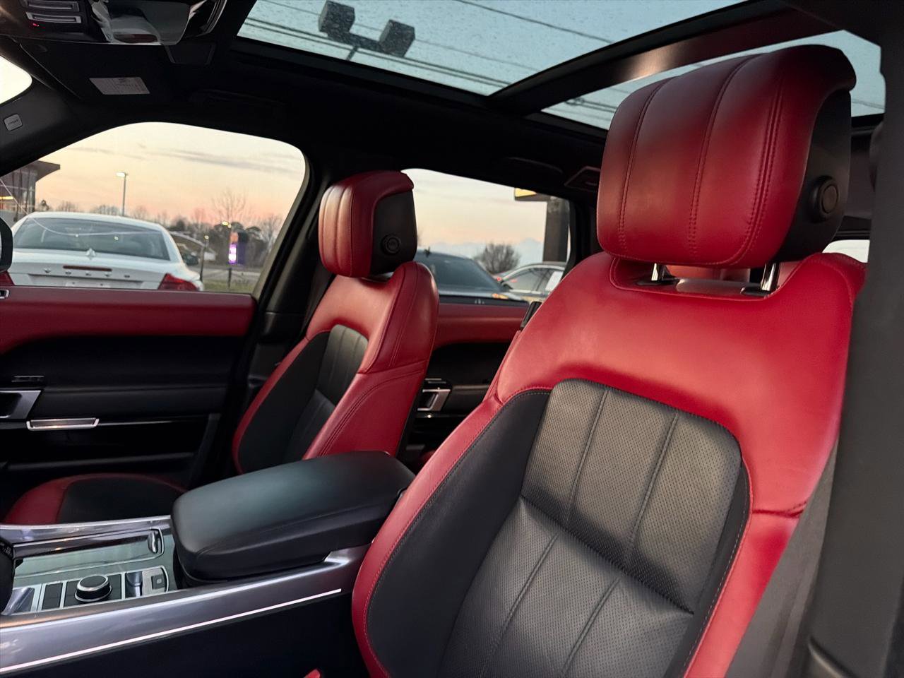 Used 2020 Land Rover Range Rover Sport HST image 23