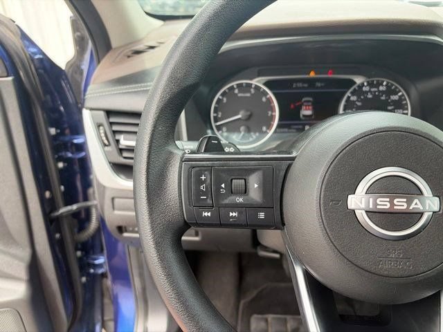 Used 2023 Nissan Rogue S FWD image 17