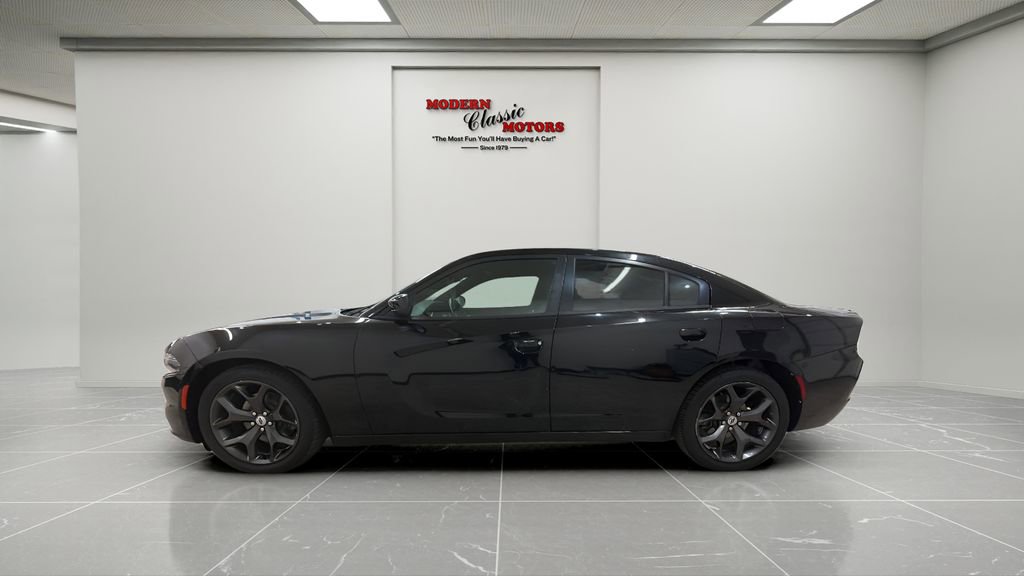 Used 2017 Dodge Charger SXT w/ Rallye Group RWD image 4
