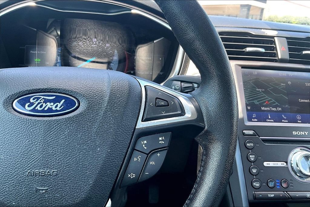 Used 2019 Ford Fusion Titanium FWD image 17