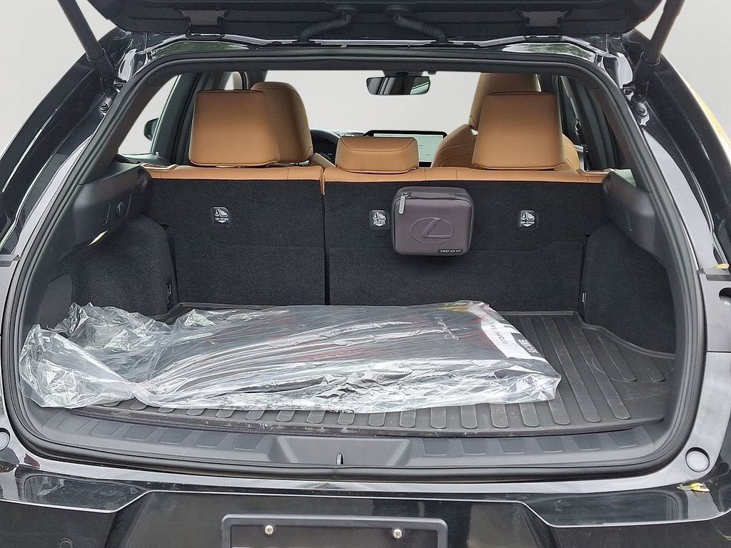 Used 2024 Lexus UX 250h AWD w/ Premium Package image 28