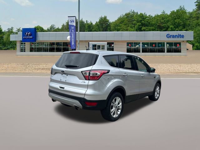 Used 2017 Ford Escape SE w/ SE Cold Weather Package AWD/4WD image 7