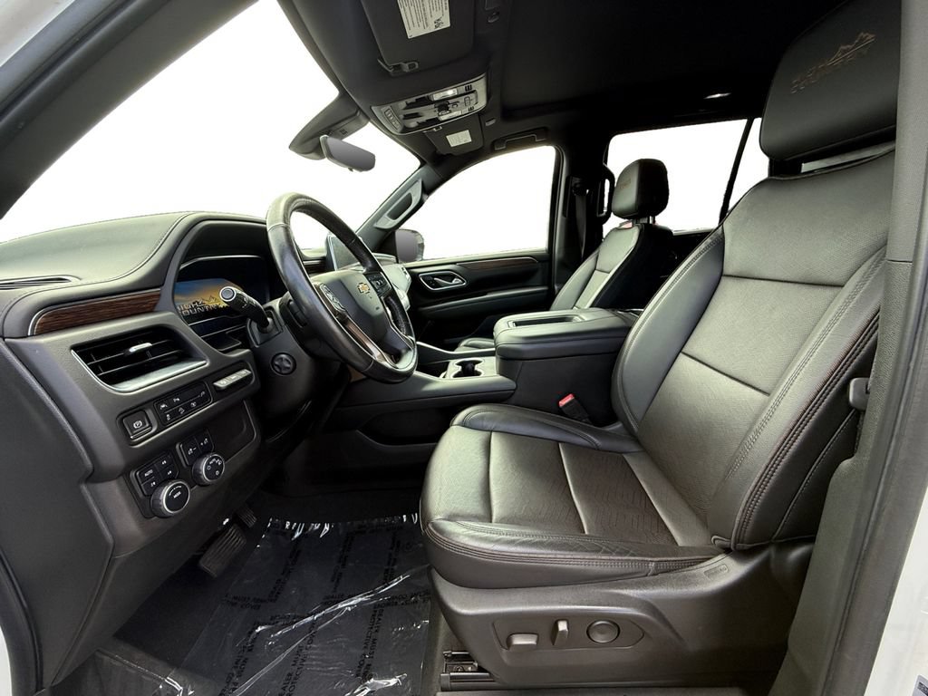 Used 2022 Chevrolet Tahoe High Country w/ Premium Package 2 AWD/4WD image 9