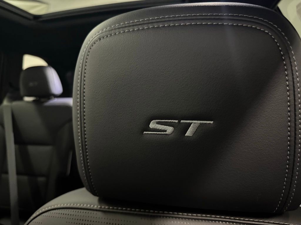 New 2026 Buick Enclave Sport Touring w/ Power Package image 32