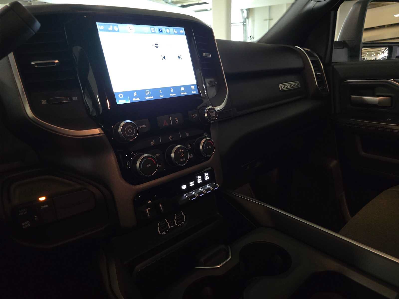 Used 2024 RAM 3500 Big Horn w/ Sport Appearance Package AWD/4WD image 34