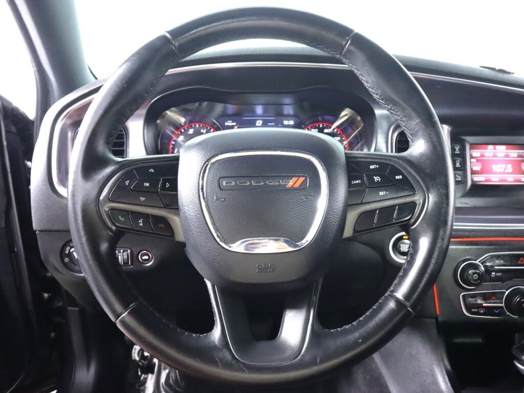 Used 2017 Dodge Charger SE w/ Blacktop Package RWD image 11