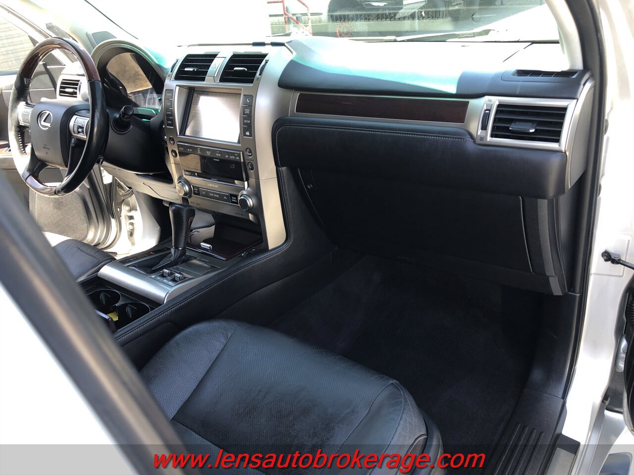 Used 2014 Lexus GX 460 w/ Premium Package AWD/4WD image 24