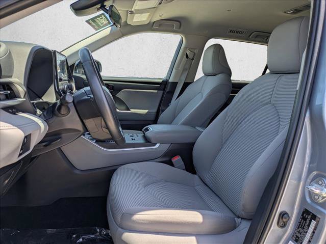 Certified 2024 Toyota Highlander LE FWD image 15