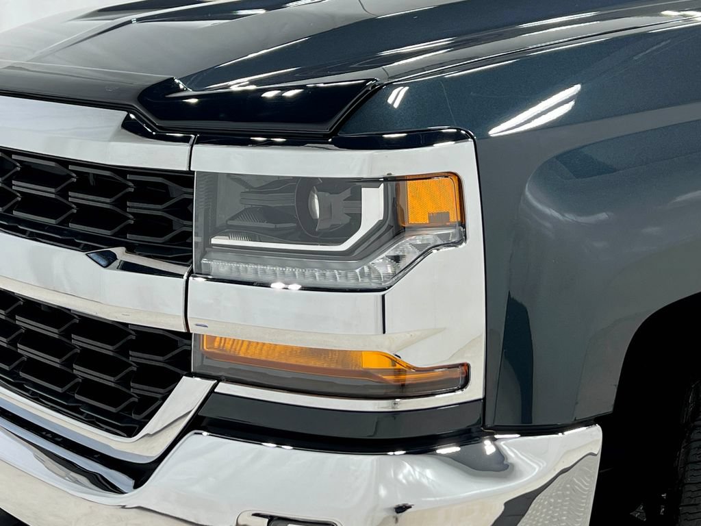 Used 2017 Chevrolet Silverado 1500 LT w/ All Star Edition AWD/4WD image 35