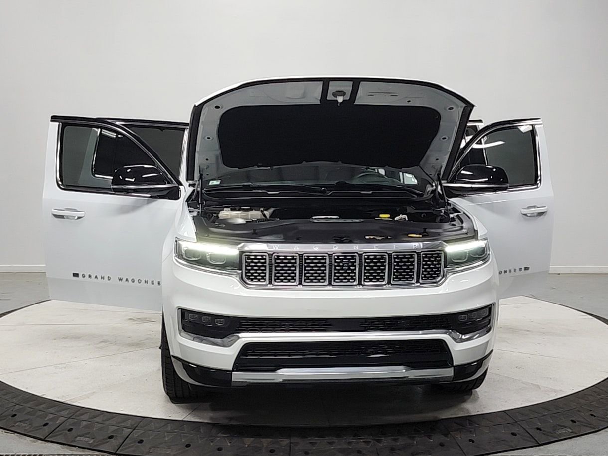 Used 2023 Jeep Grand Wagoneer 4WD image 10