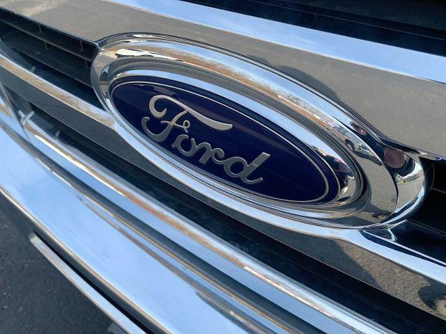 Used 2017 Ford E-450 and Econoline 450 Super Duty w/ Power Windows & Locks Group RWD image 25