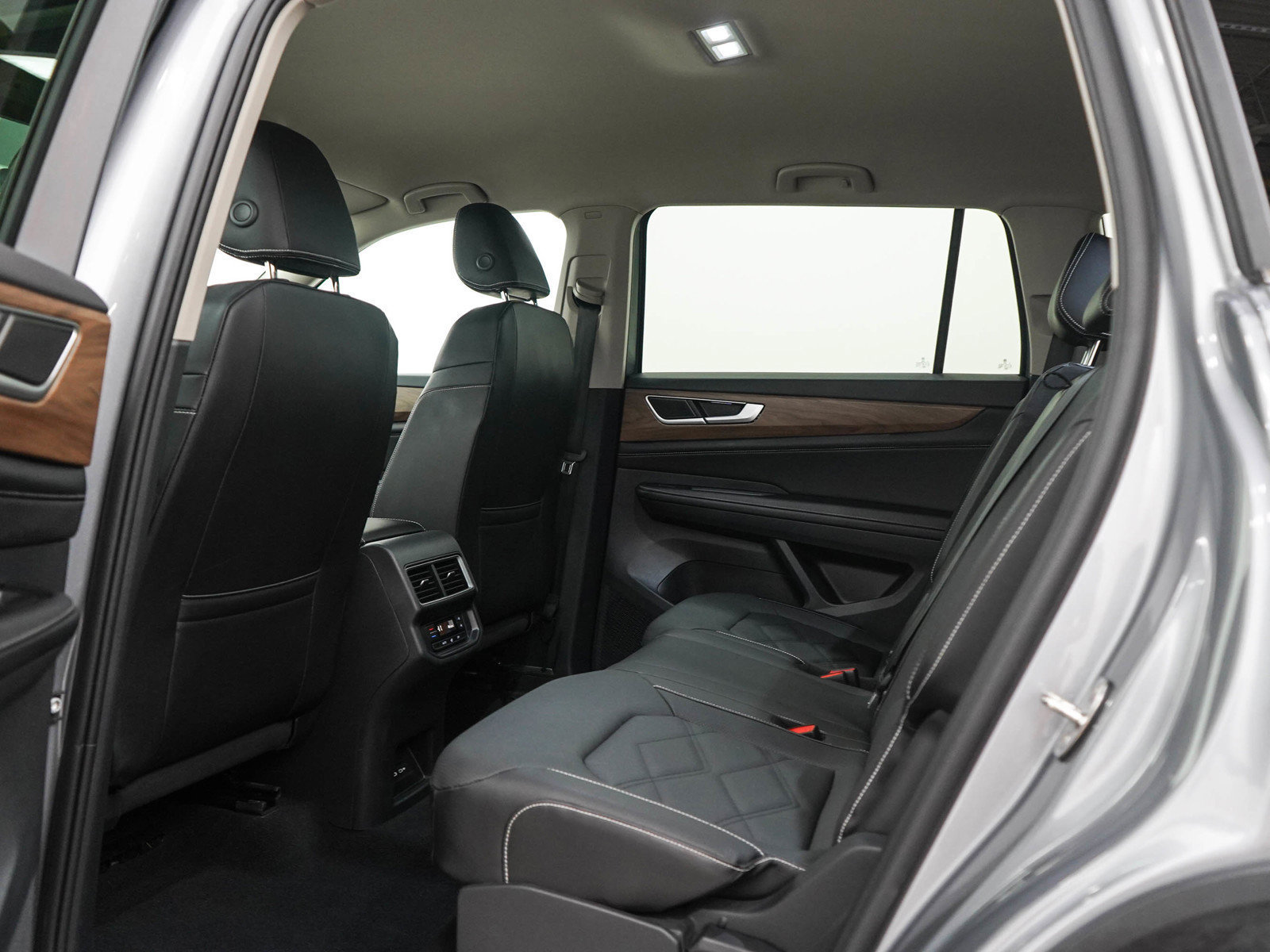 Used 2026 Volkswagen Atlas SE AWD/4WD image 18