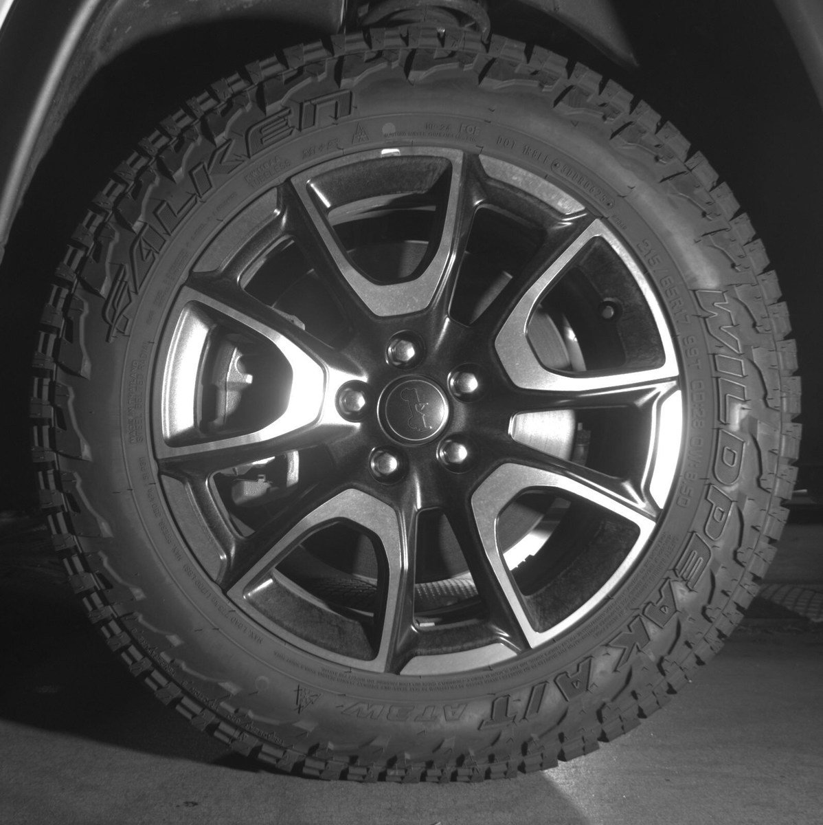 Used 2025 Jeep Compass Trailhawk image 9