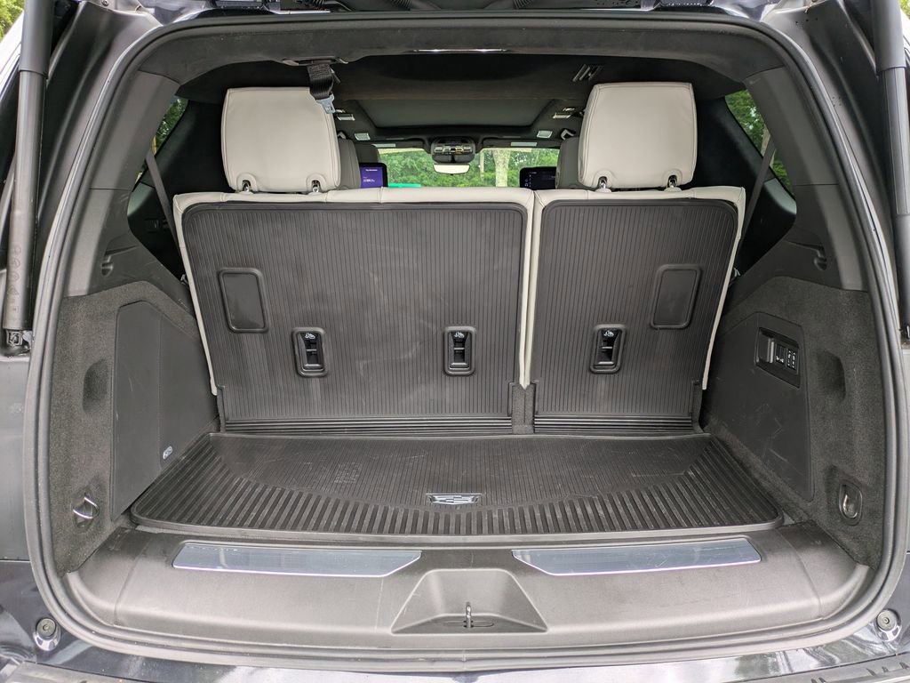 Certified 2025 Cadillac Escalade Premium Luxury Platinum w/ LPO, Radiant Package RWD image 15