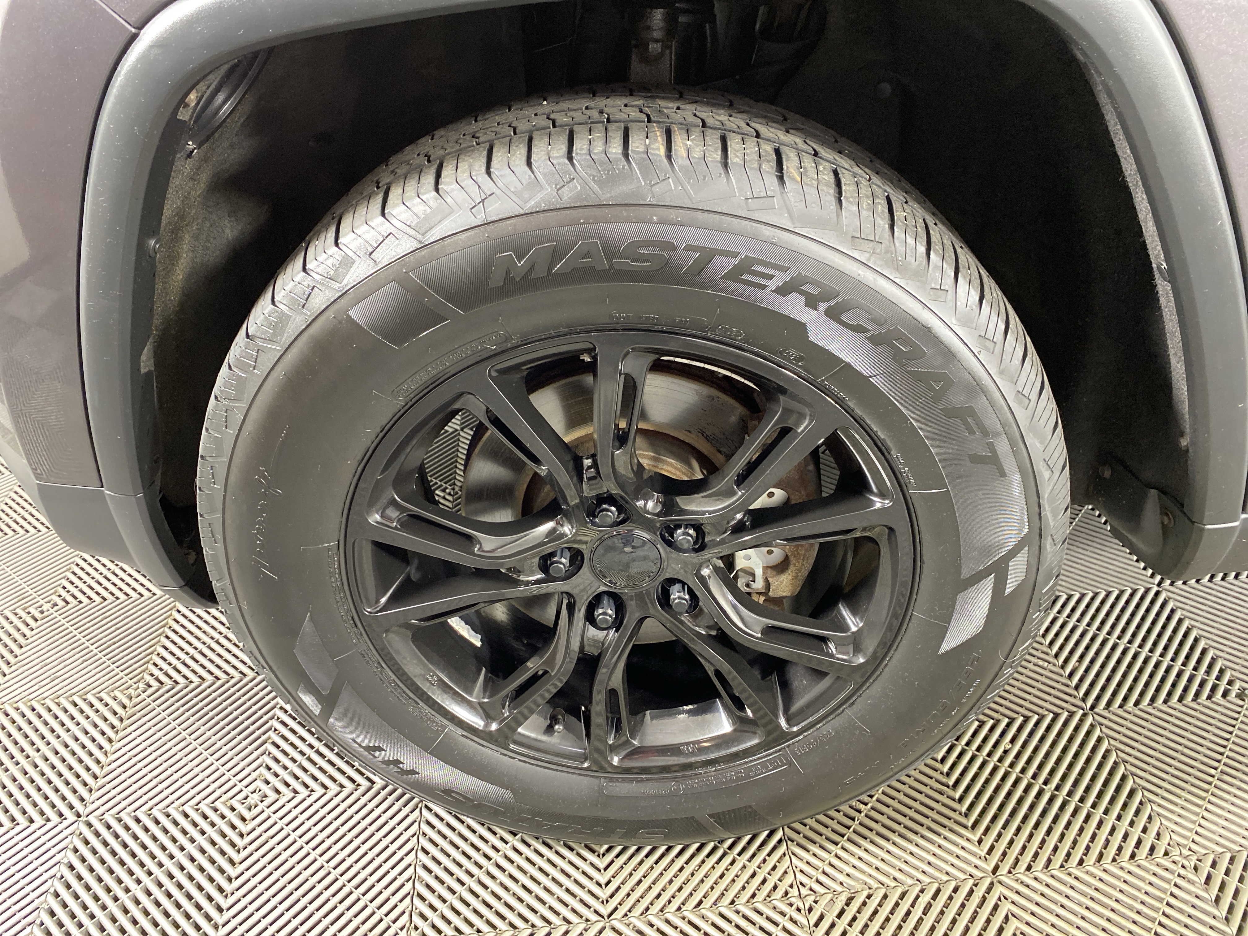 Used 2014 Jeep Grand Cherokee Limited w/ Trailer Tow Group IV AWD/4WD image 13