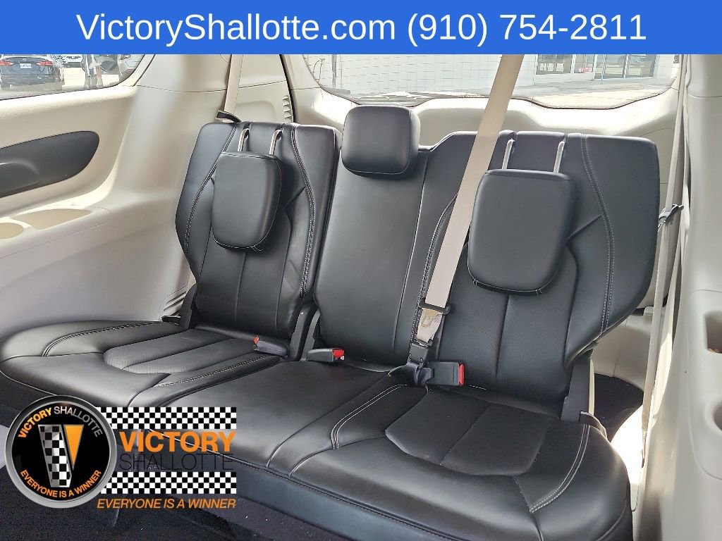 Certified 2024 Chrysler Pacifica Touring-L FWD image 24