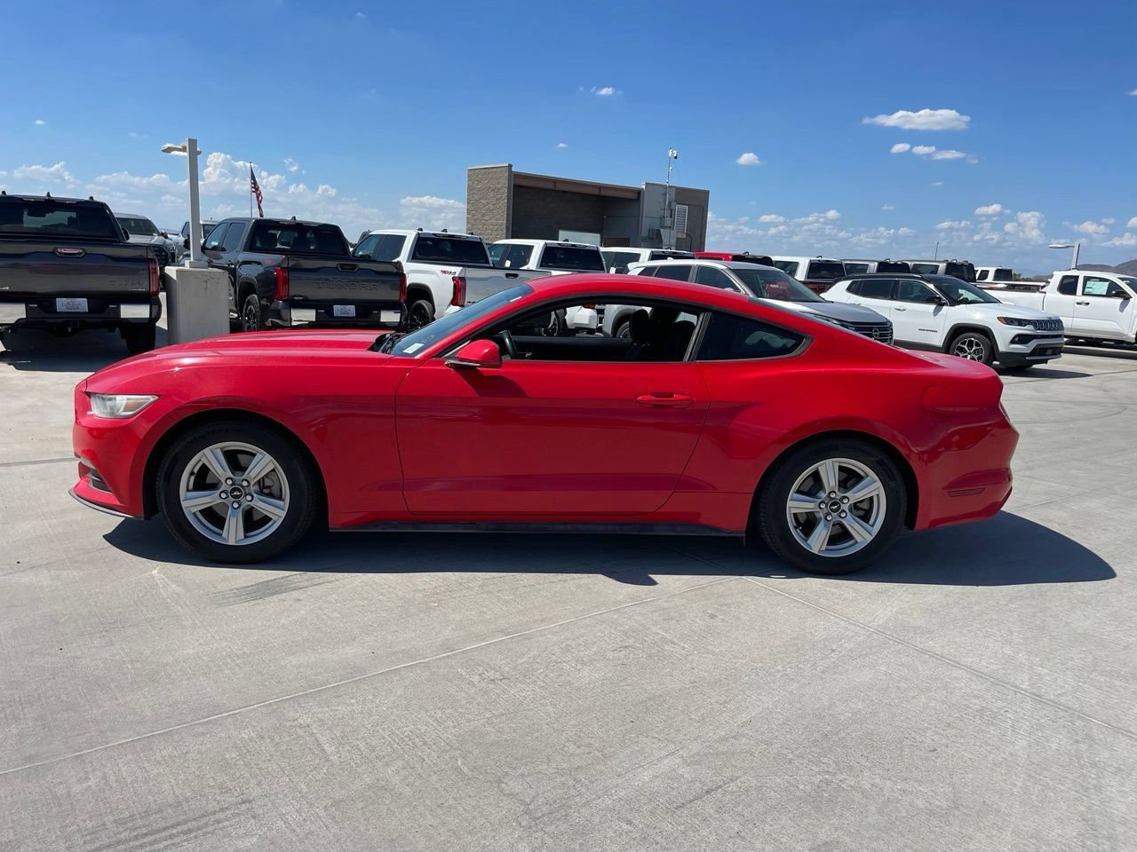 Used 2016 Ford Mustang Coupe RWD image 6