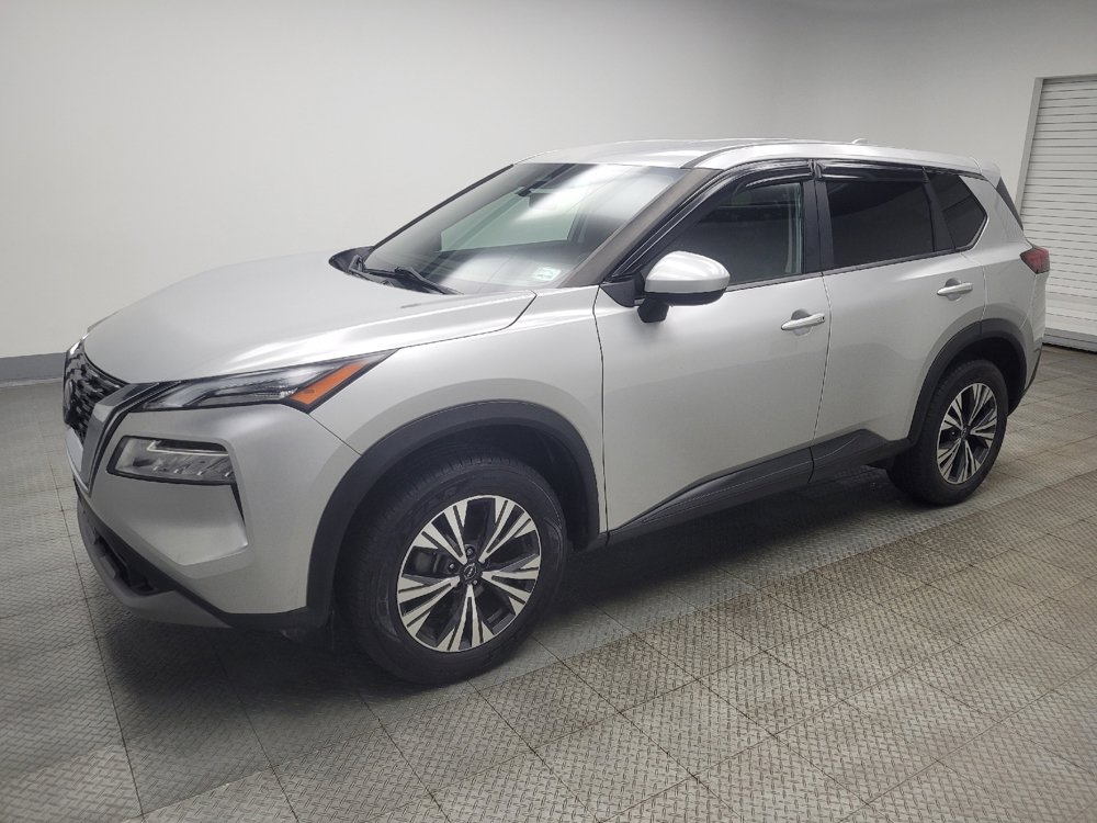 Used 2023 Nissan Rogue SV image 2