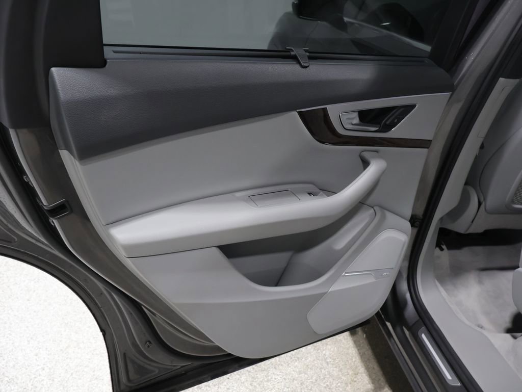 Used 2019 Audi Q7 2.0T Premium Plus image 18