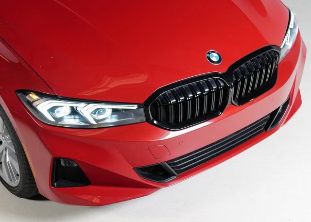 Used 2023 BMW 330i xDrive Sedan AWD/4WD image 32