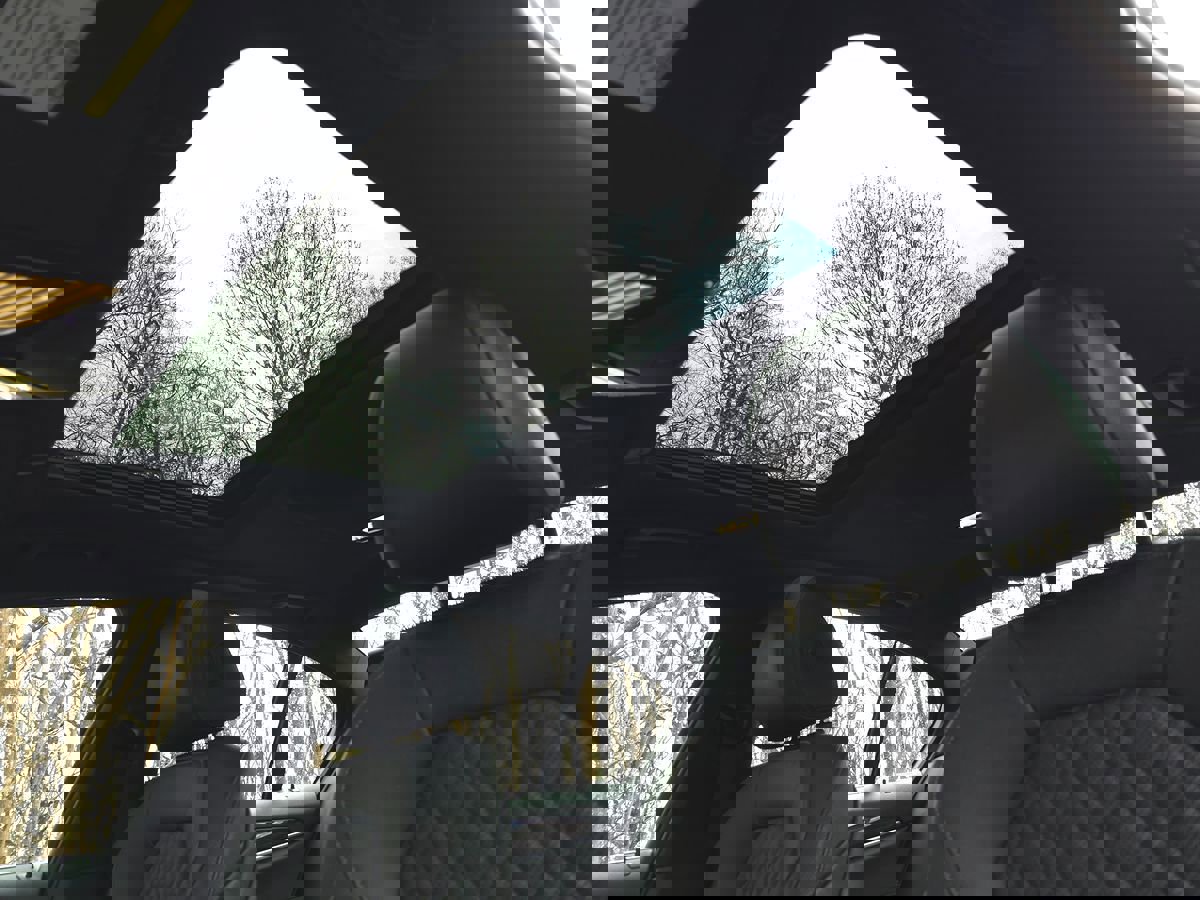 Used 2023 BMW 530e xDrive w/ Premium Package image 50