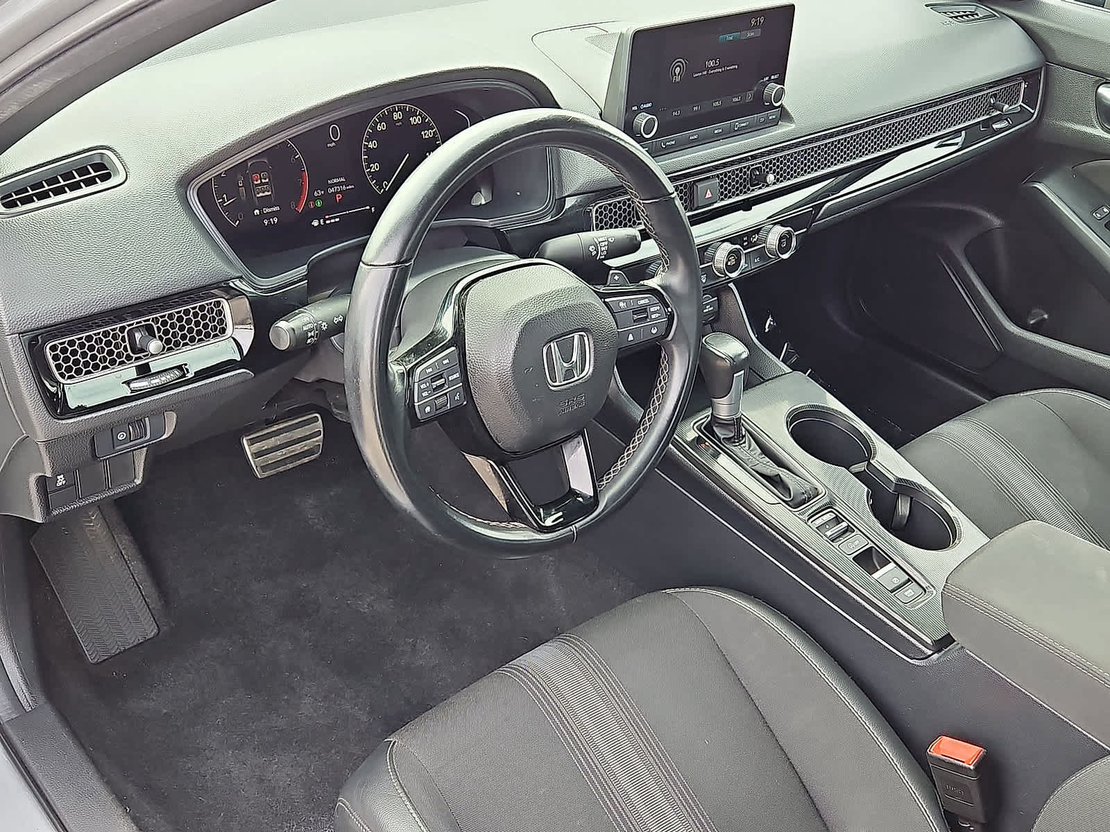 Used 2025 Honda Civic Sport image 16