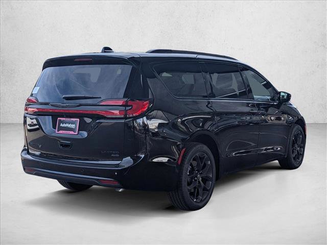 New 2026 Chrysler Pacifica Limited w/ S Appearance Package image 2