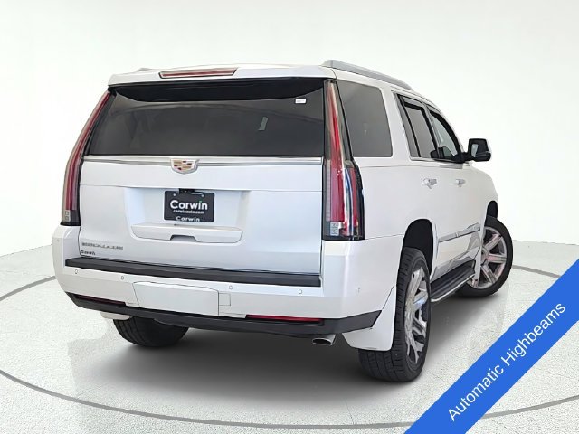 Used 2017 Cadillac Escalade Luxury AWD/4WD image 5