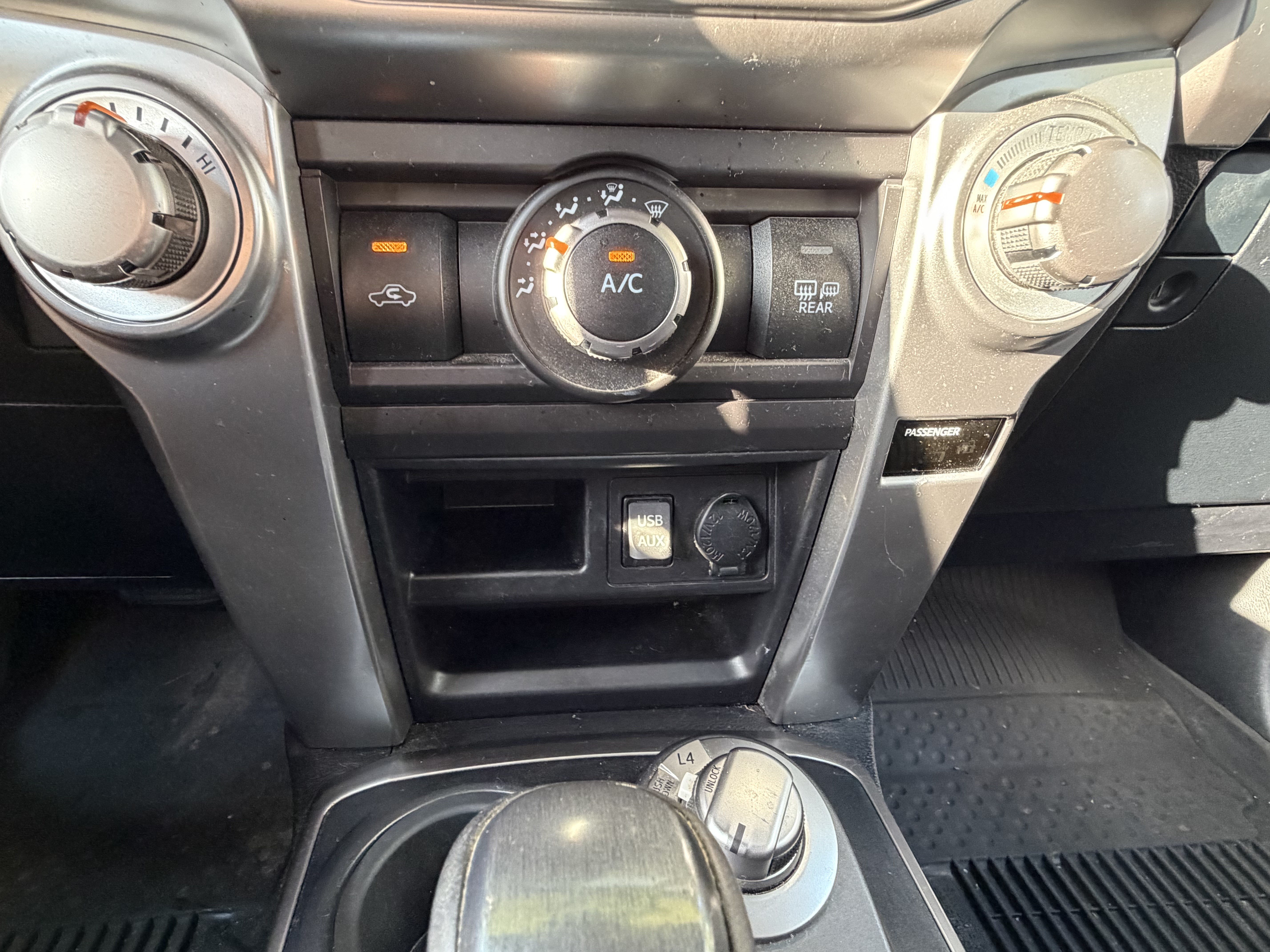 Used 2016 Toyota 4Runner SR5 AWD/4WD image 27