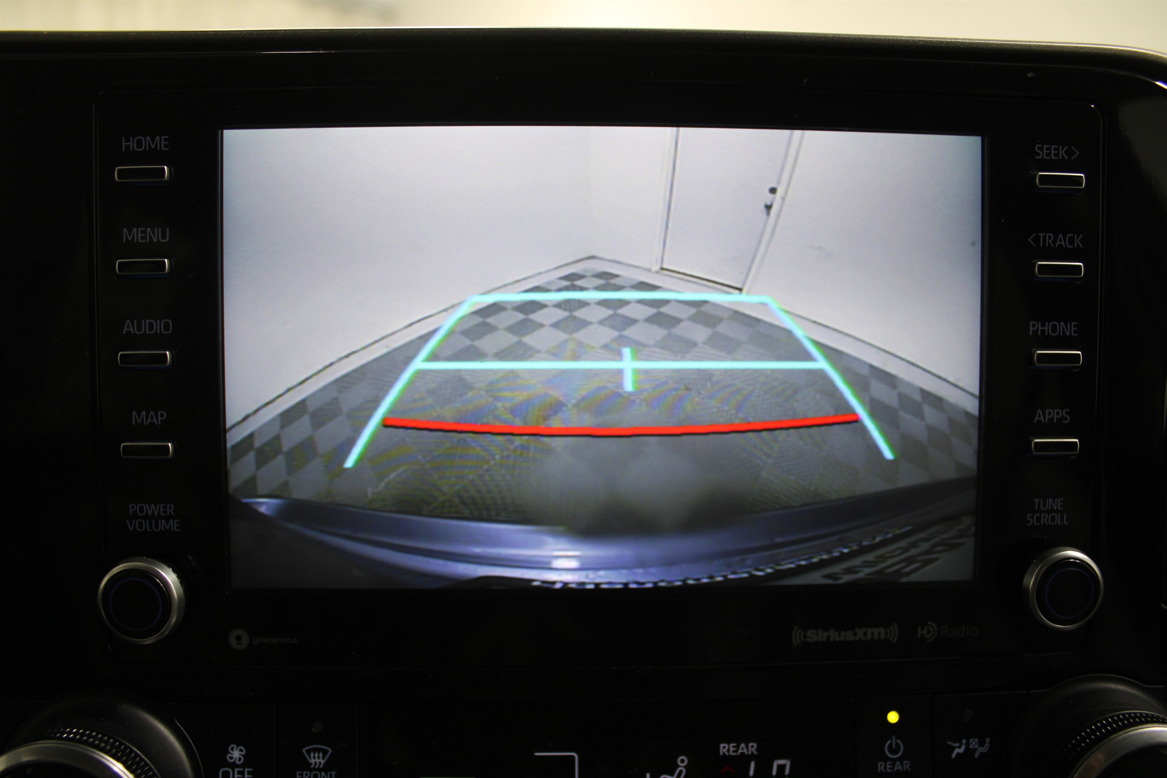 Used 2022 Toyota Highlander XLE image 15