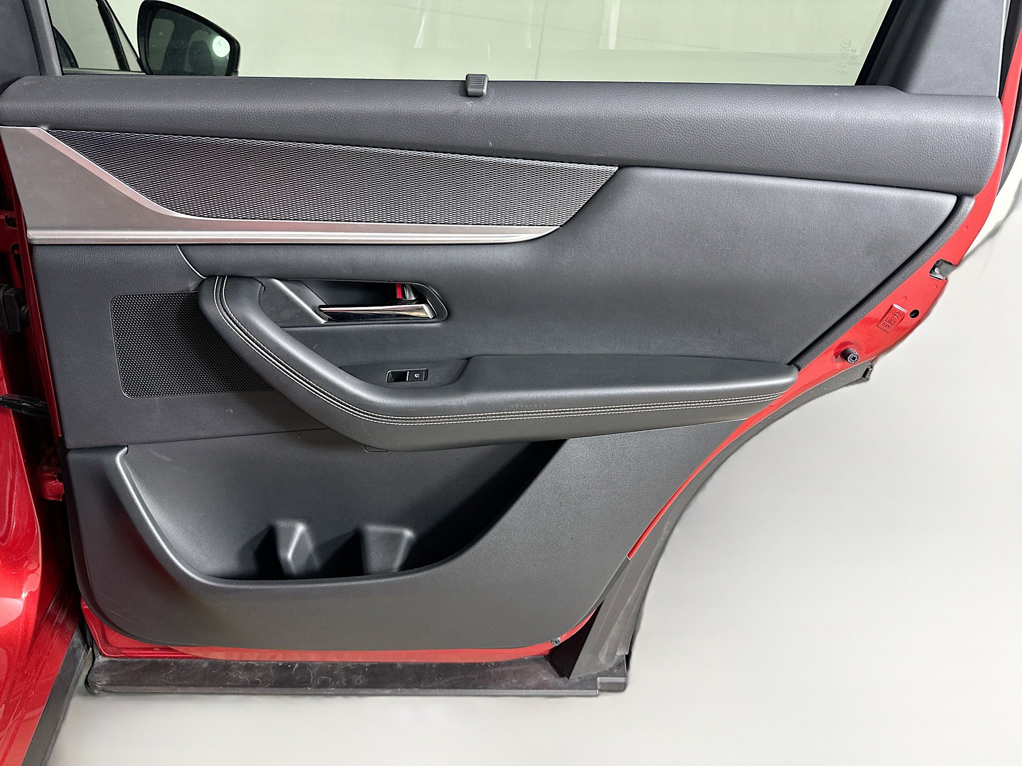 Used 2024 MAZDA CX-90 Plug-In Hybrid w/ Preferred AWD/4WD image 33