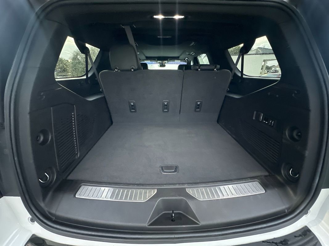 Used 2023 Chevrolet Suburban High Country w/ Premium Package 2 image 20