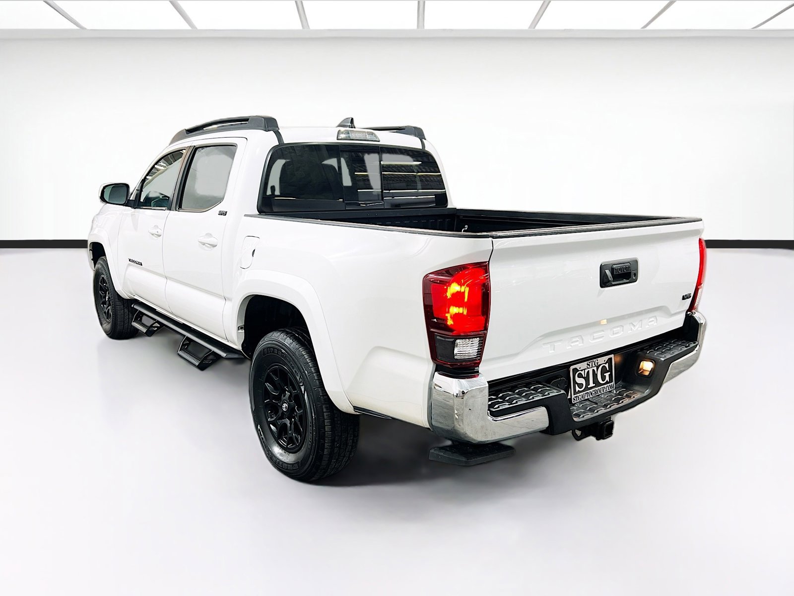 Used 2022 Toyota Tacoma SR5 RWD image 6