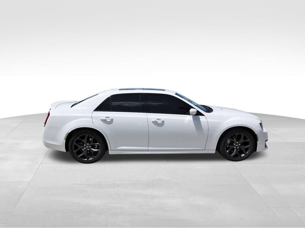 Used 2022 Chrysler 300 S w/ Comfort Group RWD image 5