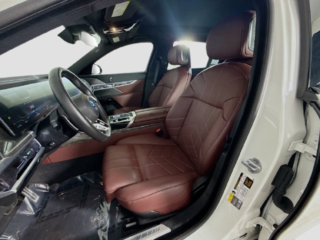 Used 2025 BMW i7 eDrive50 w/ M Sport Package RWD image 21