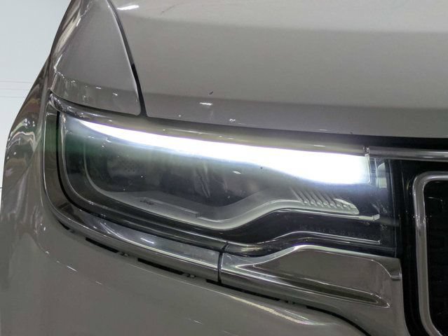 Used 2022 Jeep Wagoneer Series II AWD/4WD image 9