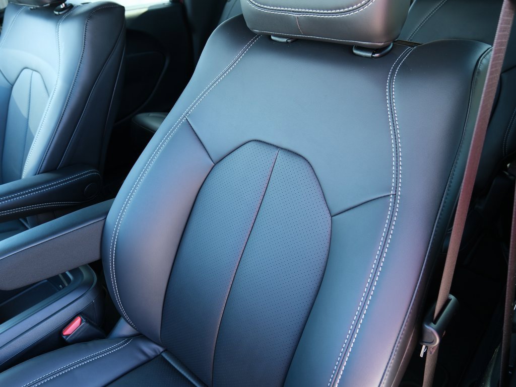 New 2026 Chrysler Pacifica Select image 23