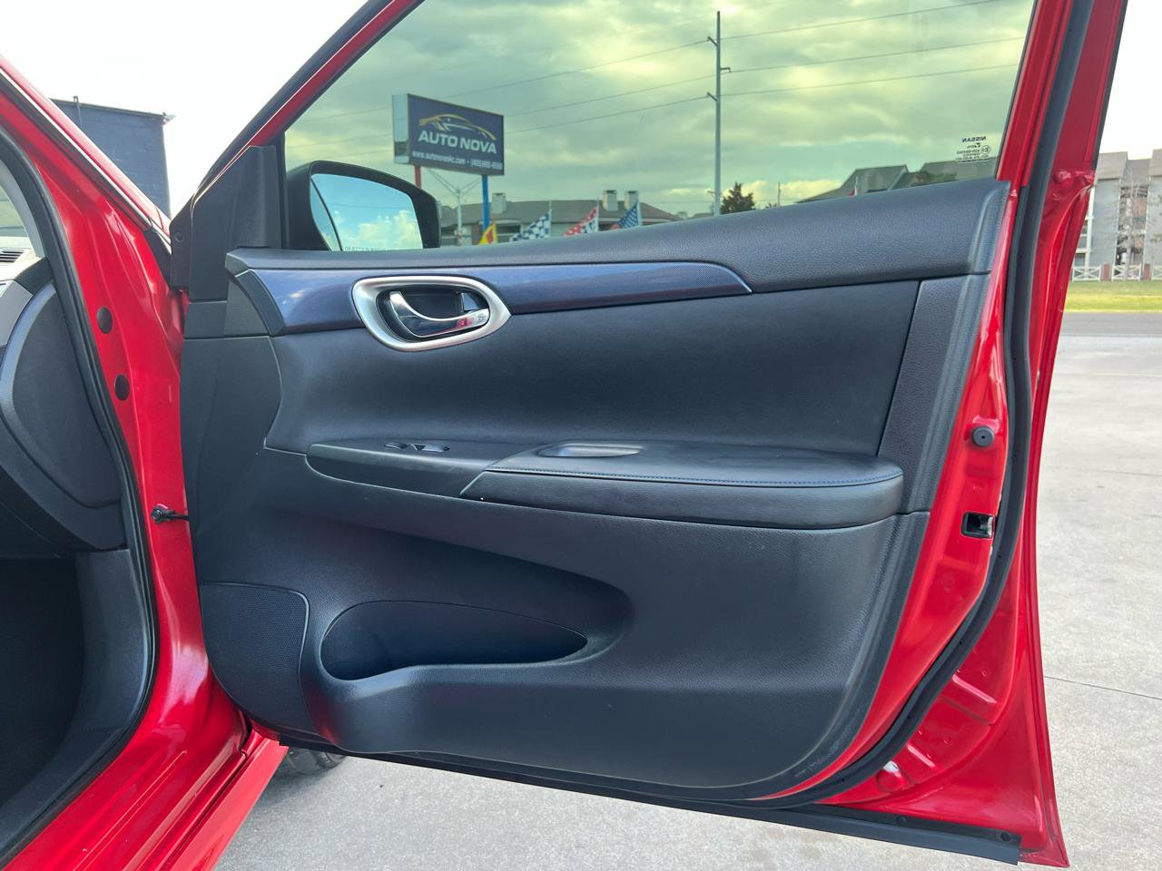 Used 2017 Nissan Sentra SR FWD image 27