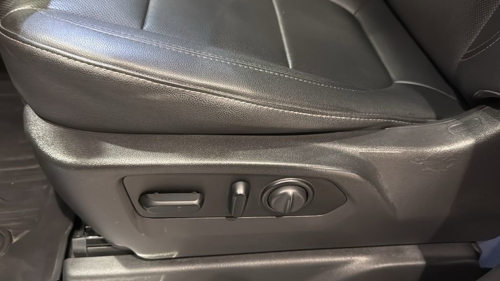 Used 2021 GMC Sierra 1500 SLT w/ SLT Premium Package AWD/4WD image 24