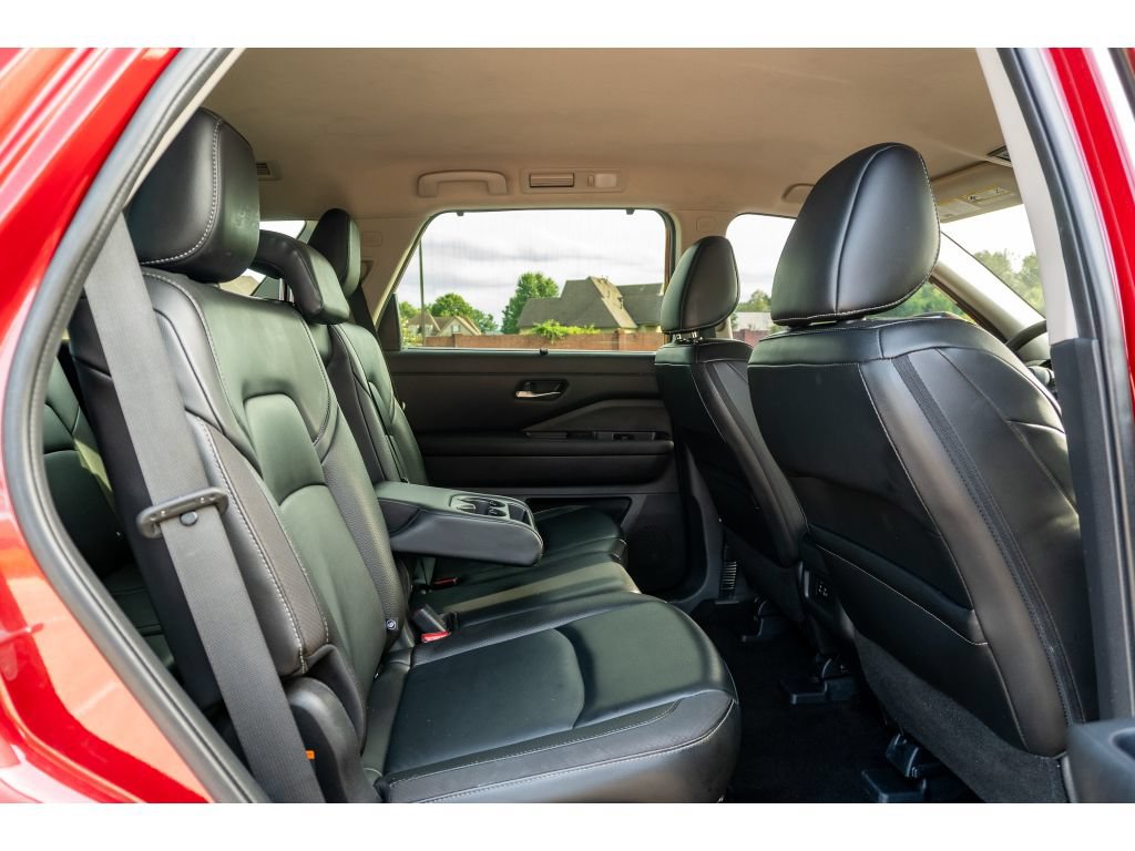 Used 2023 Nissan Pathfinder SL FWD image 18