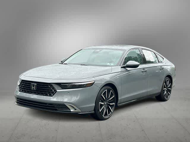 Used 2025 Honda Accord Touring image 1