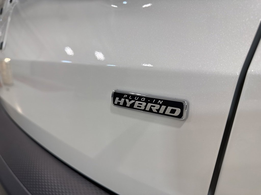 New 2025 Ford Escape SE w/ Class II Trailer Tow Package image 9