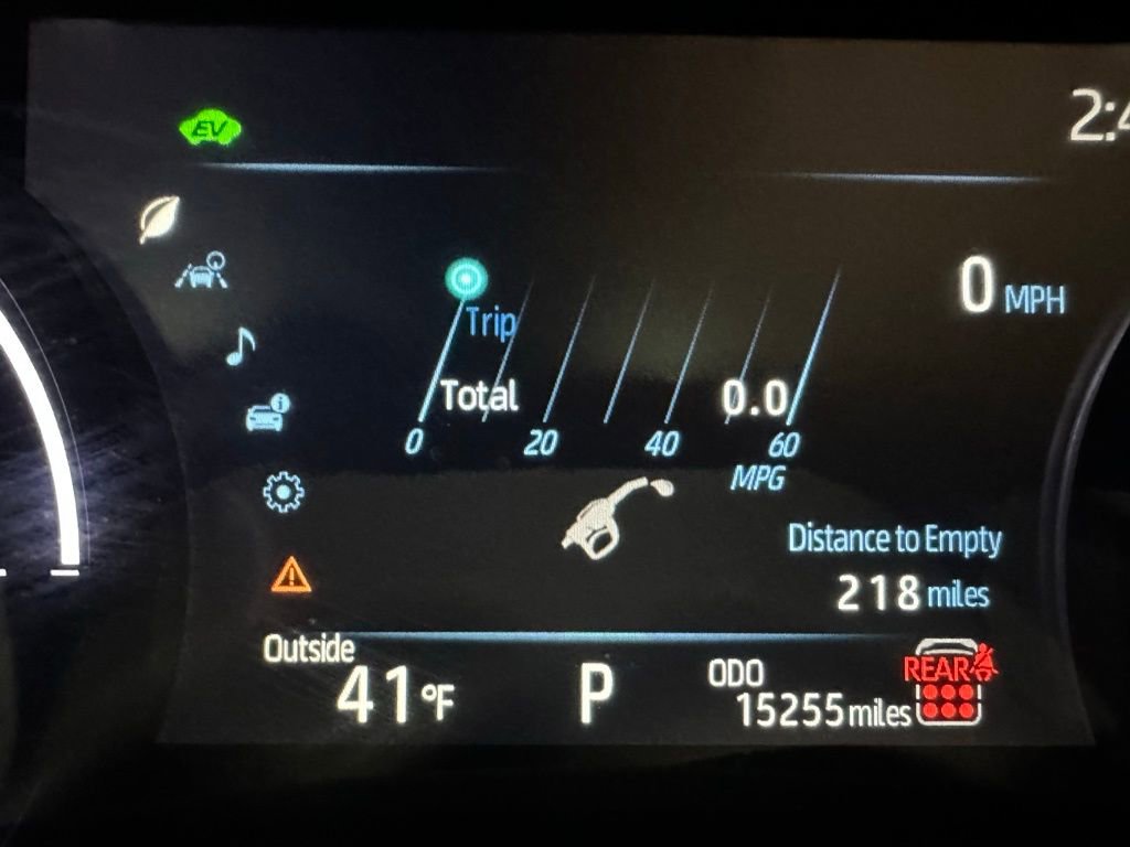 Used 2025 Toyota Sienna XLE image 24