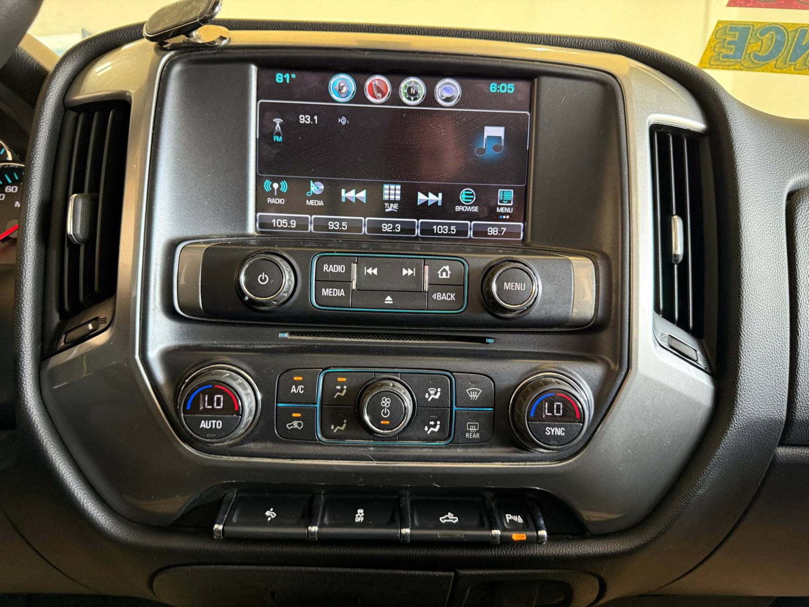 Used 2018 Chevrolet Silverado 1500 LT w/ All Star Edition RWD image 14