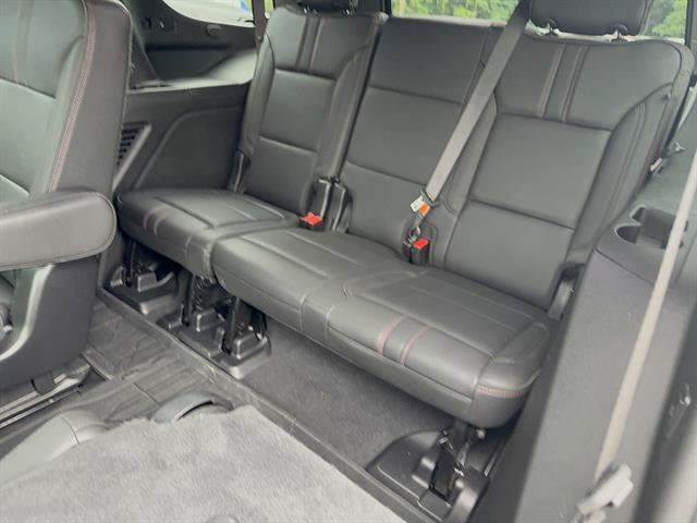 Used 2022 Chevrolet Tahoe RST w/ Luxury Package AWD/4WD image 12